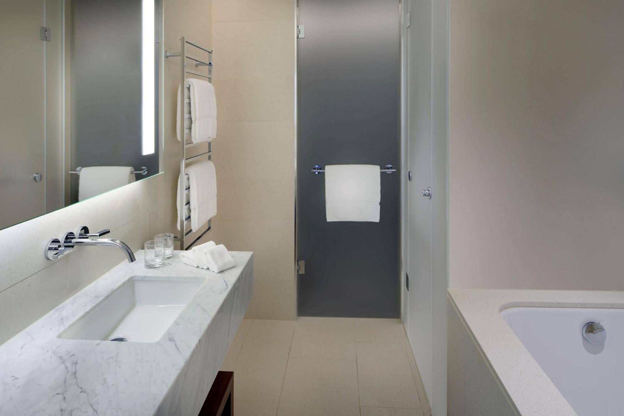 La Maisonette Loft Suite Private Pool Split Level